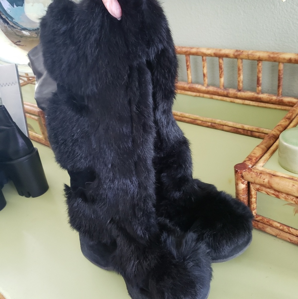 Faux fur Back Boots by Gianna size 8